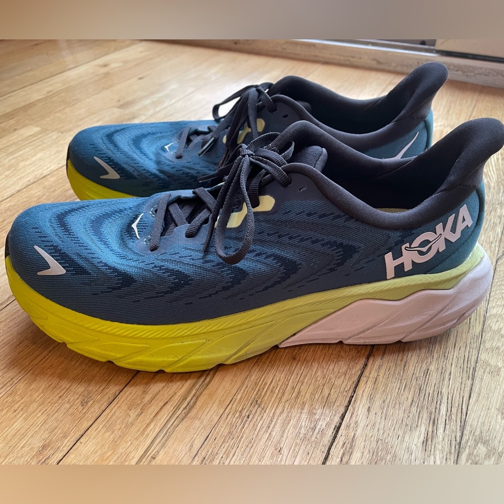 Men Hoka Arahi 6 Running Sneaker